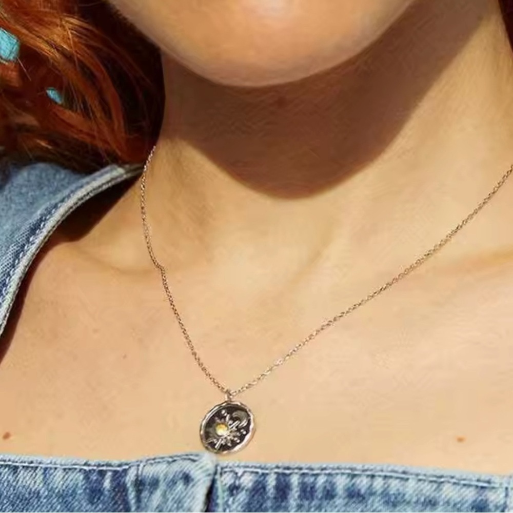 18K White Gold Sun And Moon Medallion Pendant With Amber Gemstone Inlay - Picture 8 of 8
